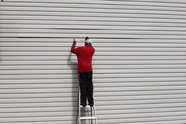 Loose Siding Repair in Yonkers
