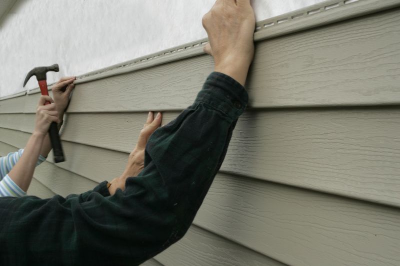 Seam Repair in Vinyl Siding